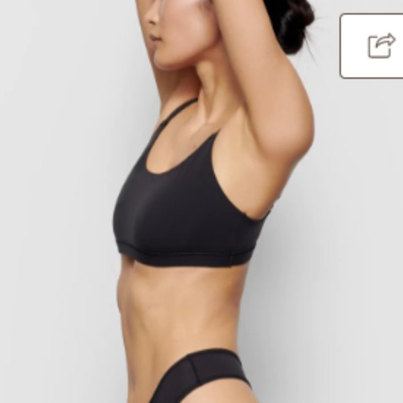 SKIMS (Black) Buttery Soft Scoop Neck Bra - Picture 3 of 10